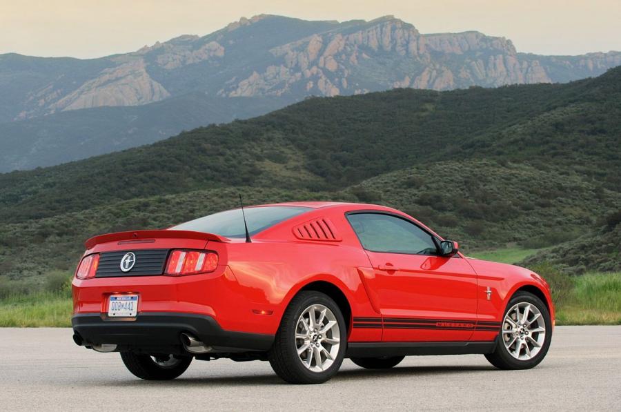  Ford Mustang V6 2011 года  (фото 42 из 93)